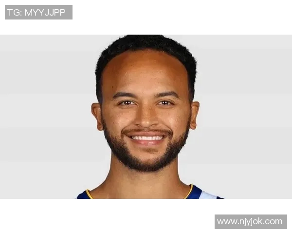 李凯尔的外貌与气质令人联想到足球明星的魅力与风采